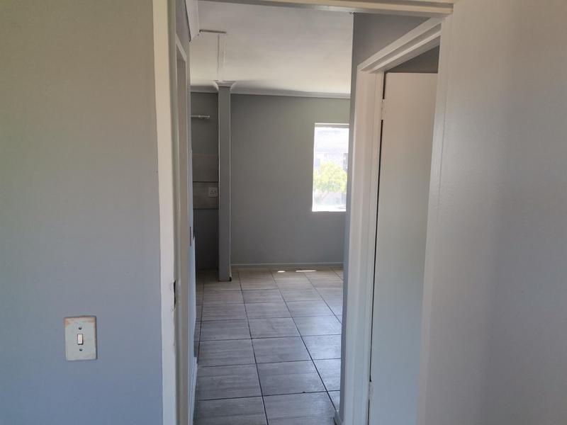 To Let 2 Bedroom Property for Rent in Paarl Western Cape